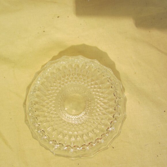 VTG PAIR OF PRESSED GLASS SMALL BOWLS RELISH DISHES - Picture 5 of 5